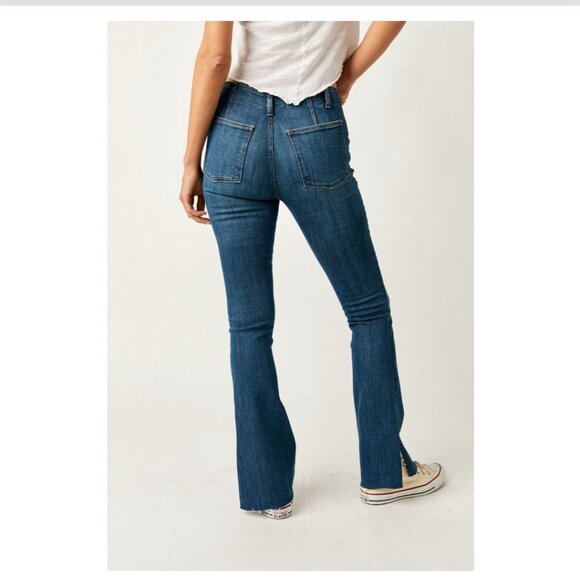 We the Free Women's Size 29 Level Up Slit Bootcut Medium Wash Jeans - Picture 2 of 14
